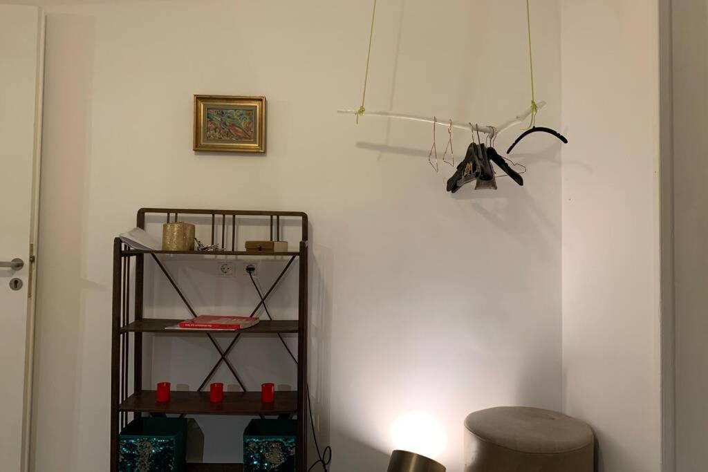 Quiet And Central Flat With Private Backyard Garden Ateny Zewnętrze zdjęcie