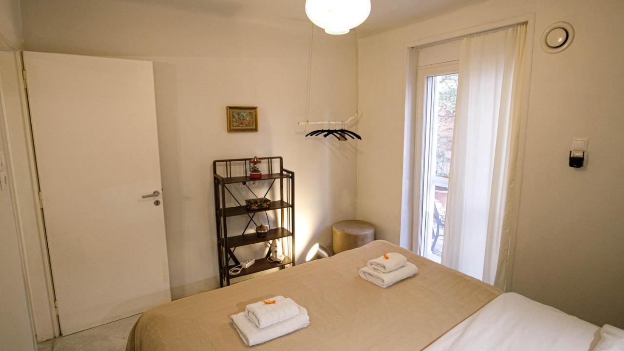 Quiet And Central Flat With Private Backyard Garden Ateny Zewnętrze zdjęcie