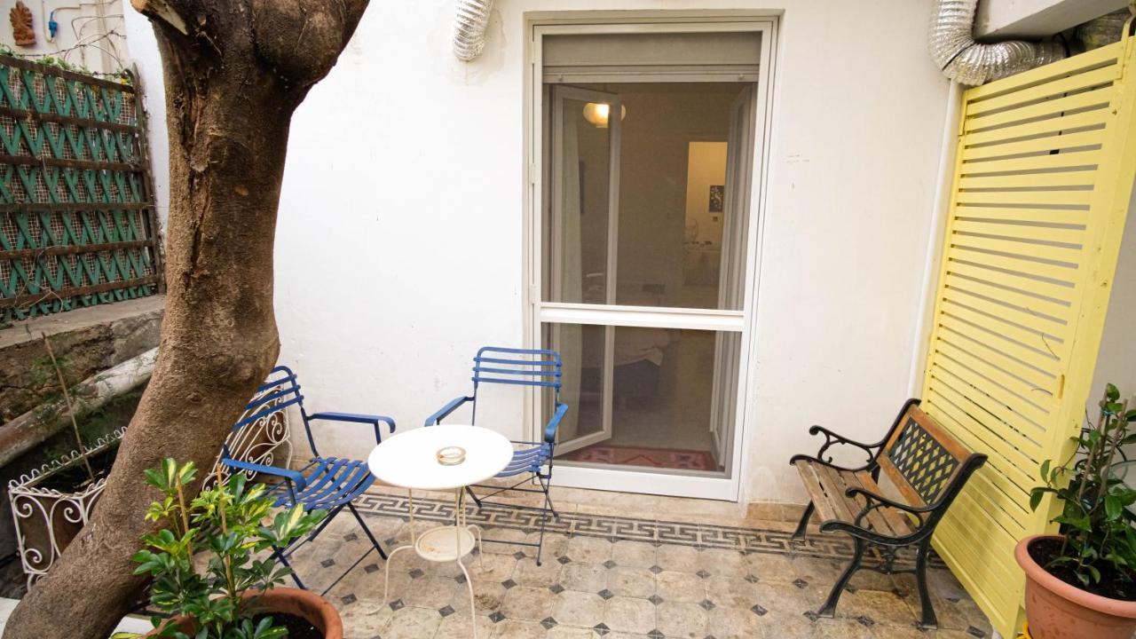 Quiet And Central Flat With Private Backyard Garden Ateny Zewnętrze zdjęcie
