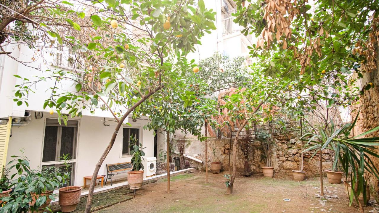Quiet And Central Flat With Private Backyard Garden Ateny Zewnętrze zdjęcie